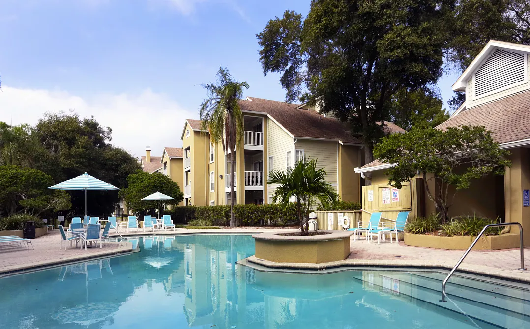 Lighthouse Bay Apartment Homes — Photo 4