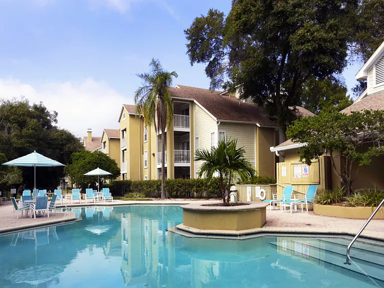 Lighthouse Bay Apartment Homes — Photo 4