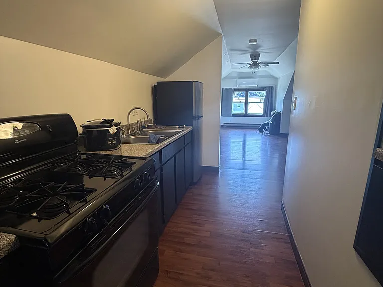 52 Chambly Ave #2 — Photo 3