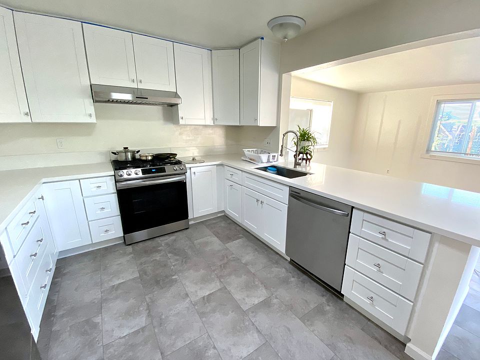 2nd image of 10901 Parkdale Ave