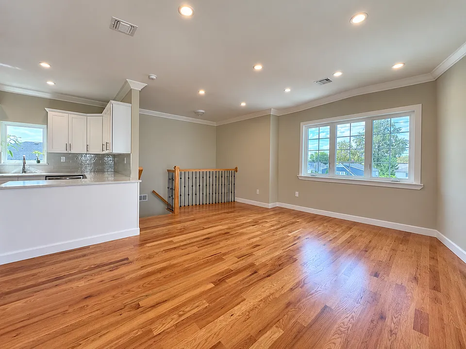 29 Hickory Ave #2