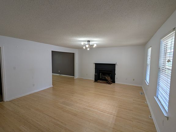 4th image of 1301 Winding Way