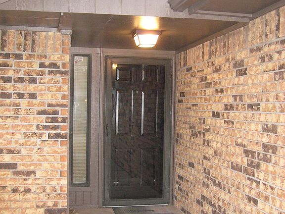 2nd image of 512 Cypress Dr