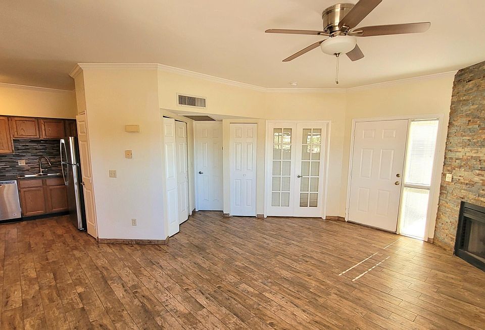 1st image of 2601 W Broadway Blvd