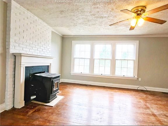 3rd image of 1805 Beechwood Dr