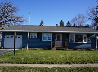 16 7th St E, Mantorville, MN 55955