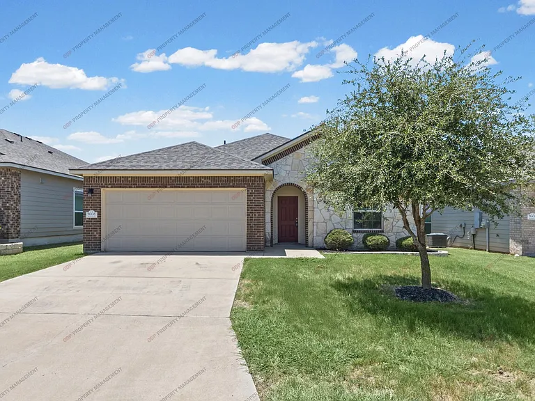 7605 Hickman St — Photo 1