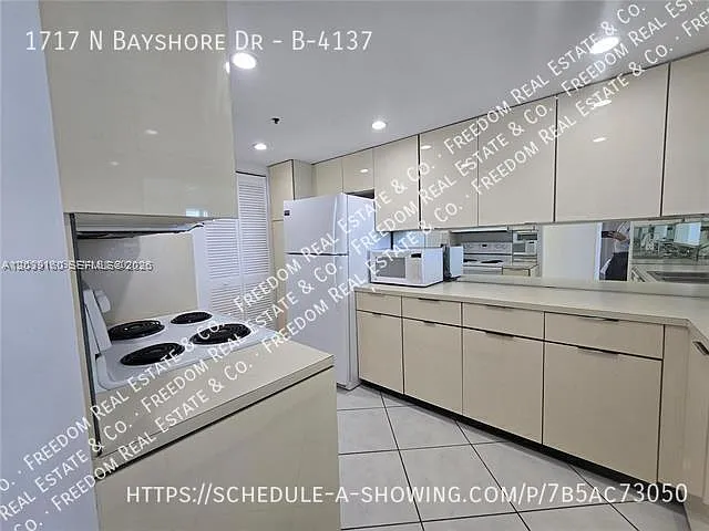 1717 N Bayshore Dr #B-4137 — Photo 13