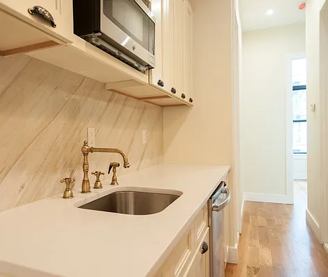 Rented by Nooklyn NYC LLC | media 79