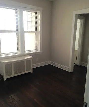 4th image of 1336 E Hyde Park Blvd