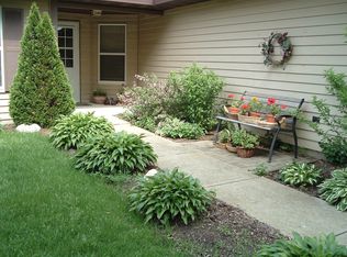 2955 Meadowlark Ct, Aurora, IL 60502