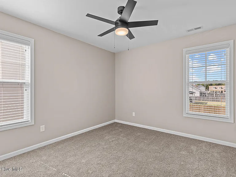 403 Zircon Ct — Photo 14