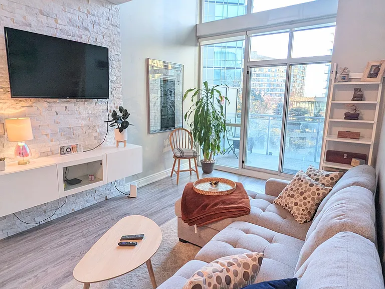220 Burnhamthorpe Rd W #711 — Photo 8