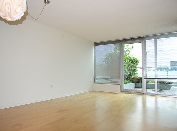 5th image of 9725 Woods Dr Unit 416