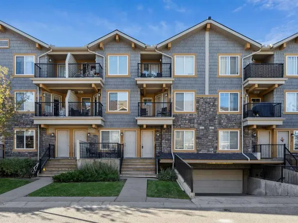 229 NE McKenzie Towne Ln SE, Calgary, AB T2Z 0C3