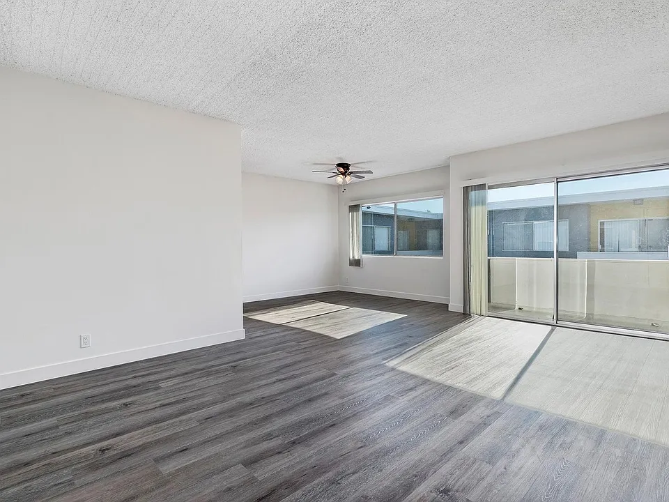 Addison Arms Apartments