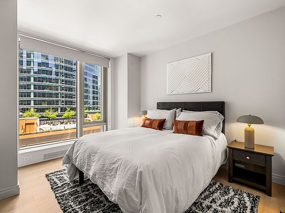 3rd image of 135 Seaport Blvd #705