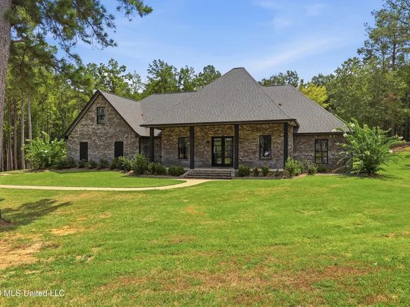 113 Trails End, Flora, MS 39071
