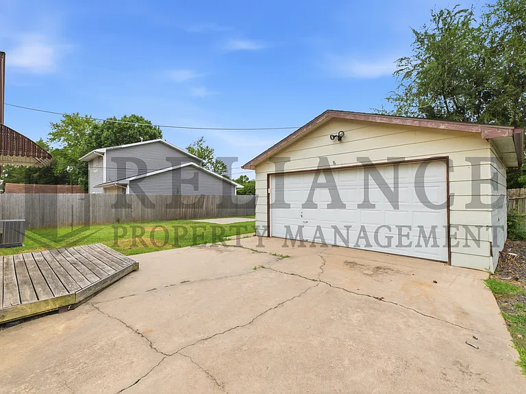 3349 S Vine St — Photo 4