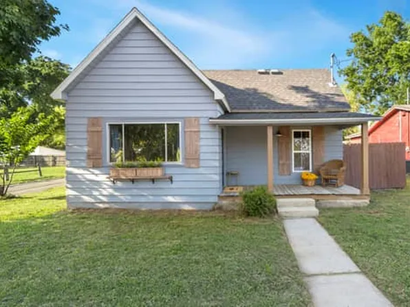 312 E Buchanan St, Prairie Grove, AR 72753