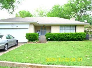 7347 Ravehill Ln, Dallas, TX 75227