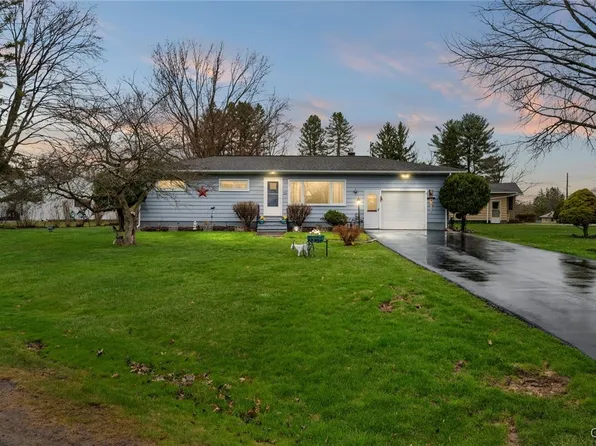 22 Harts Hill Cir, Whitesboro, NY 13492