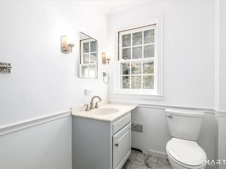 611 Westover Rd — Photo 12