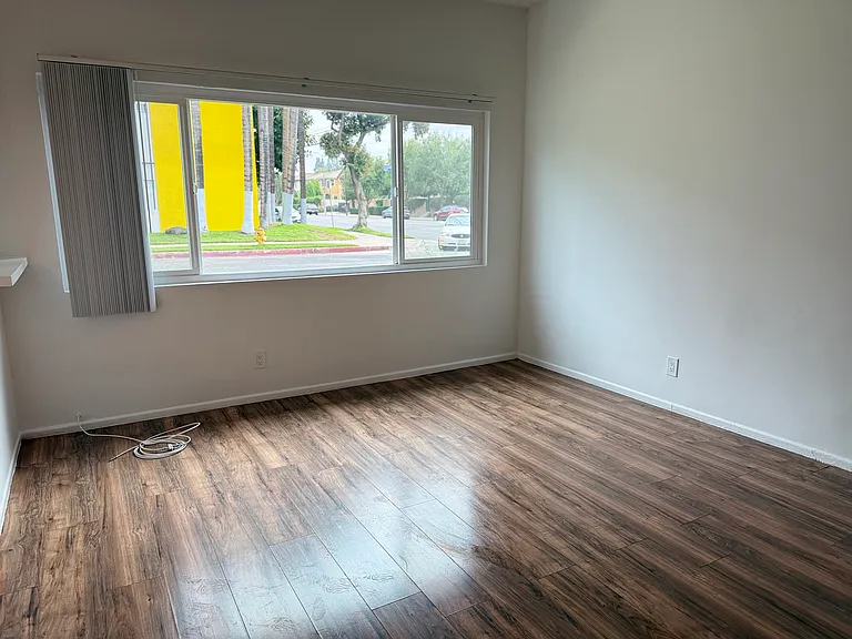 17411 Vanowen St — Photo 17
