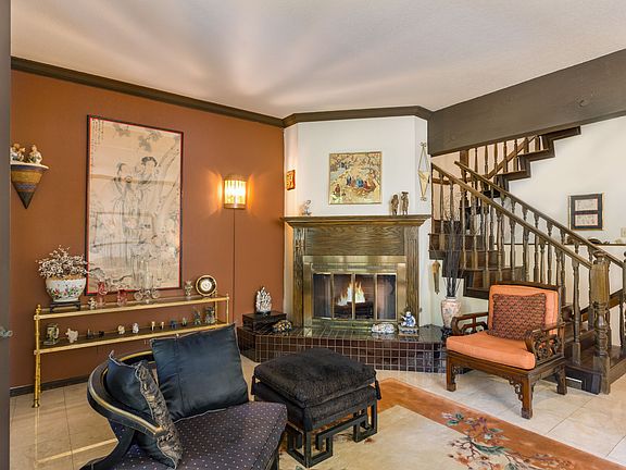 4th image of 24440 Victory Blvd APT 17