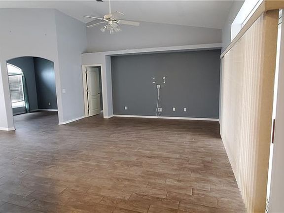 3rd image of 2525 Rollins Ave