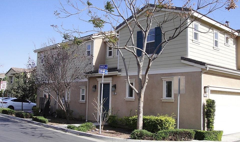 1st image of 15851 Topiary Ln