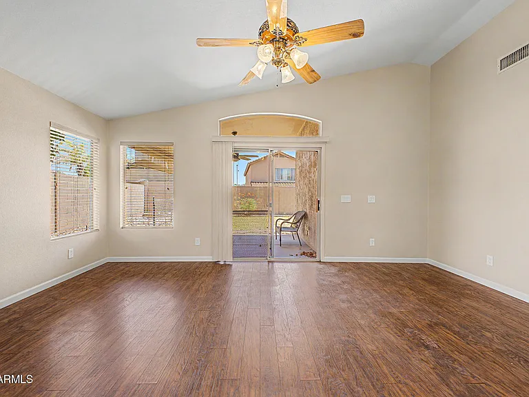 3311 E San Angelo Ave — Photo 6