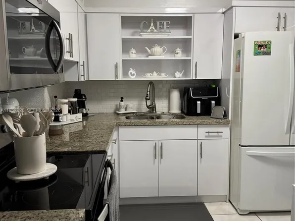 1480 W 46th St APT 203, Hialeah, FL 33012