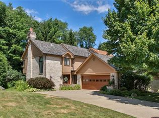 111 Village Ct, Upper St Clair, PA