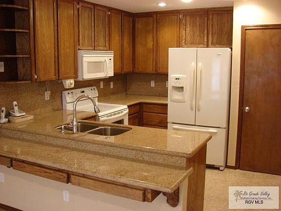 4th image of 1000 Camelot Dr APT 6241