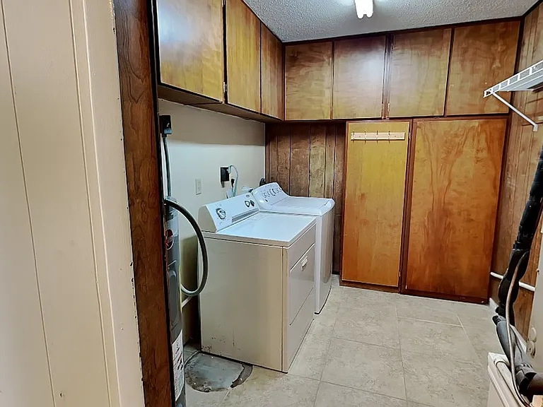 2512 Sea Breeze Ct — Photo 26