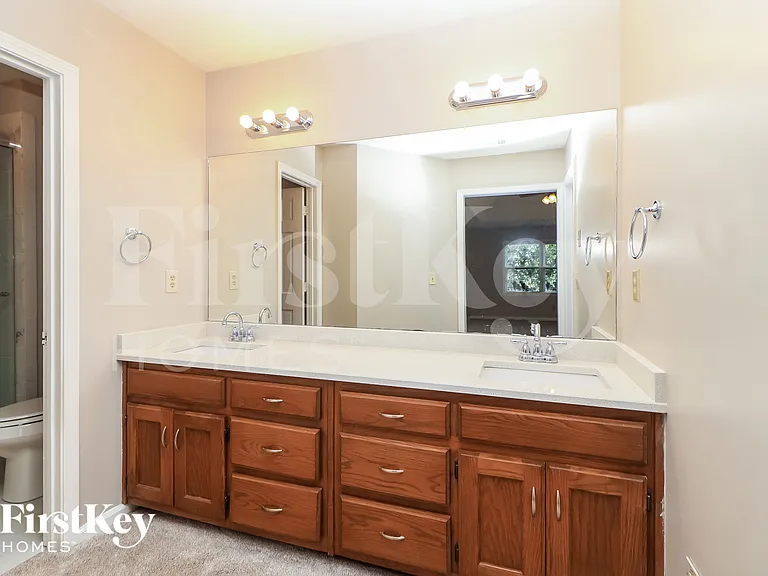 205 Timber Oak Cv — Photo 16