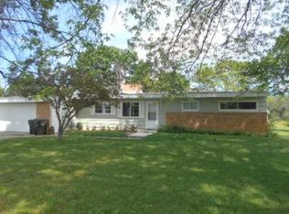 1015 Willow Creek Rd, Escanaba, MI 49829