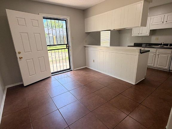 4th image of 4778 Daphne Rd