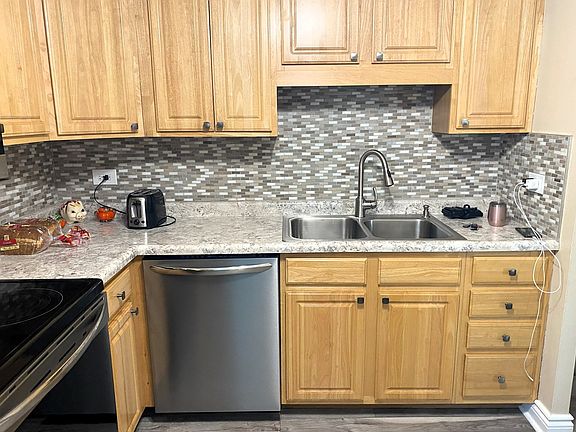 4th image of 430 Walnut Creek Ln Unit 2101