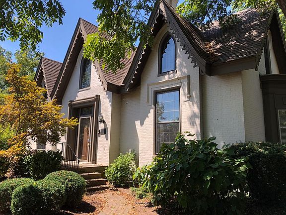 2nd image of 206 Linden Ln