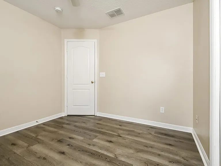 15215 Searobbin Dr — Photo 14