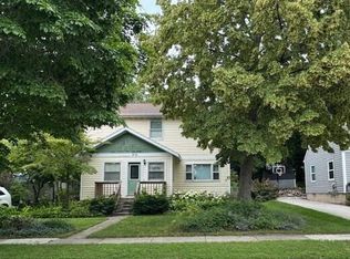 816 Pennsylvania St, Sturgeon Bay, WI 54235