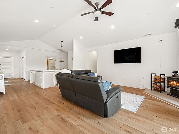 5th image of 659 Walker Road