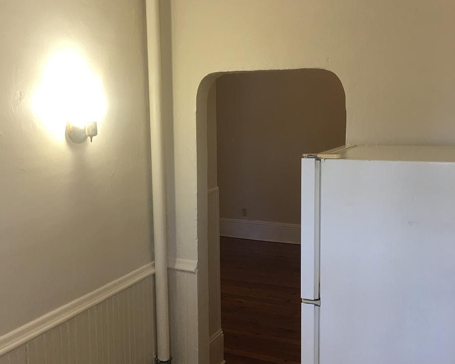 1st image of 566 Crosby St #2