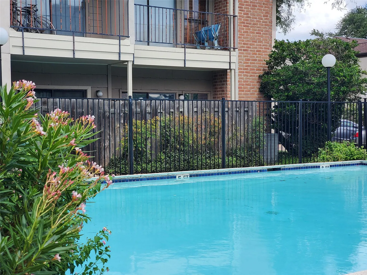 2 bed, 2.0 bath, 1245 sqft, $1,700 — Photo 2