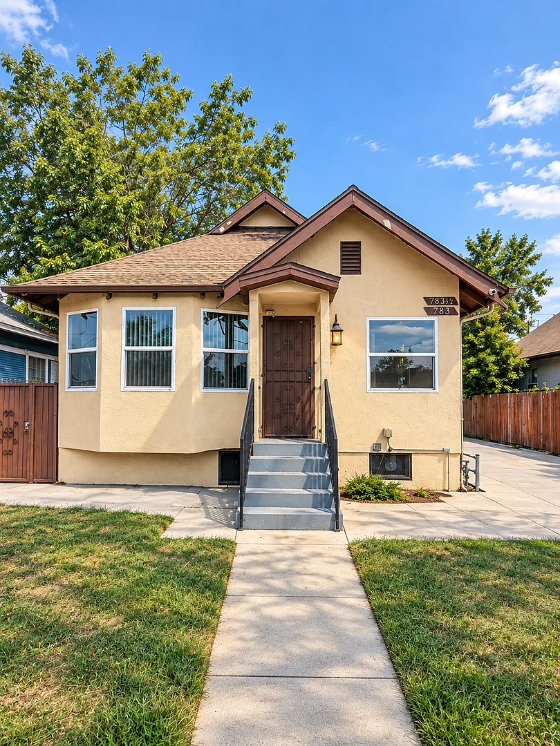 Charming 3-Bedroom Los Angeles Home — Photo 1