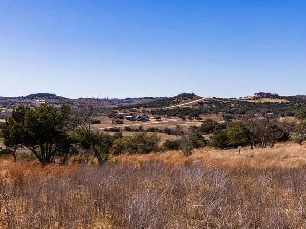717 N Scenic Hills Ct, Blanco, TX 78606