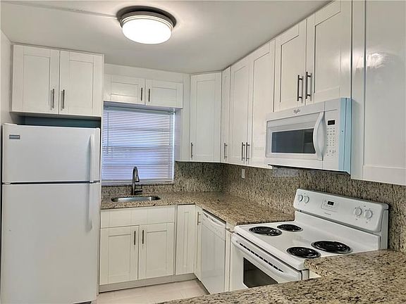 2nd image of 9491 Evergreen Pl APT 203