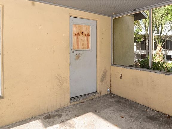 3rd image of 10 Villas Ct